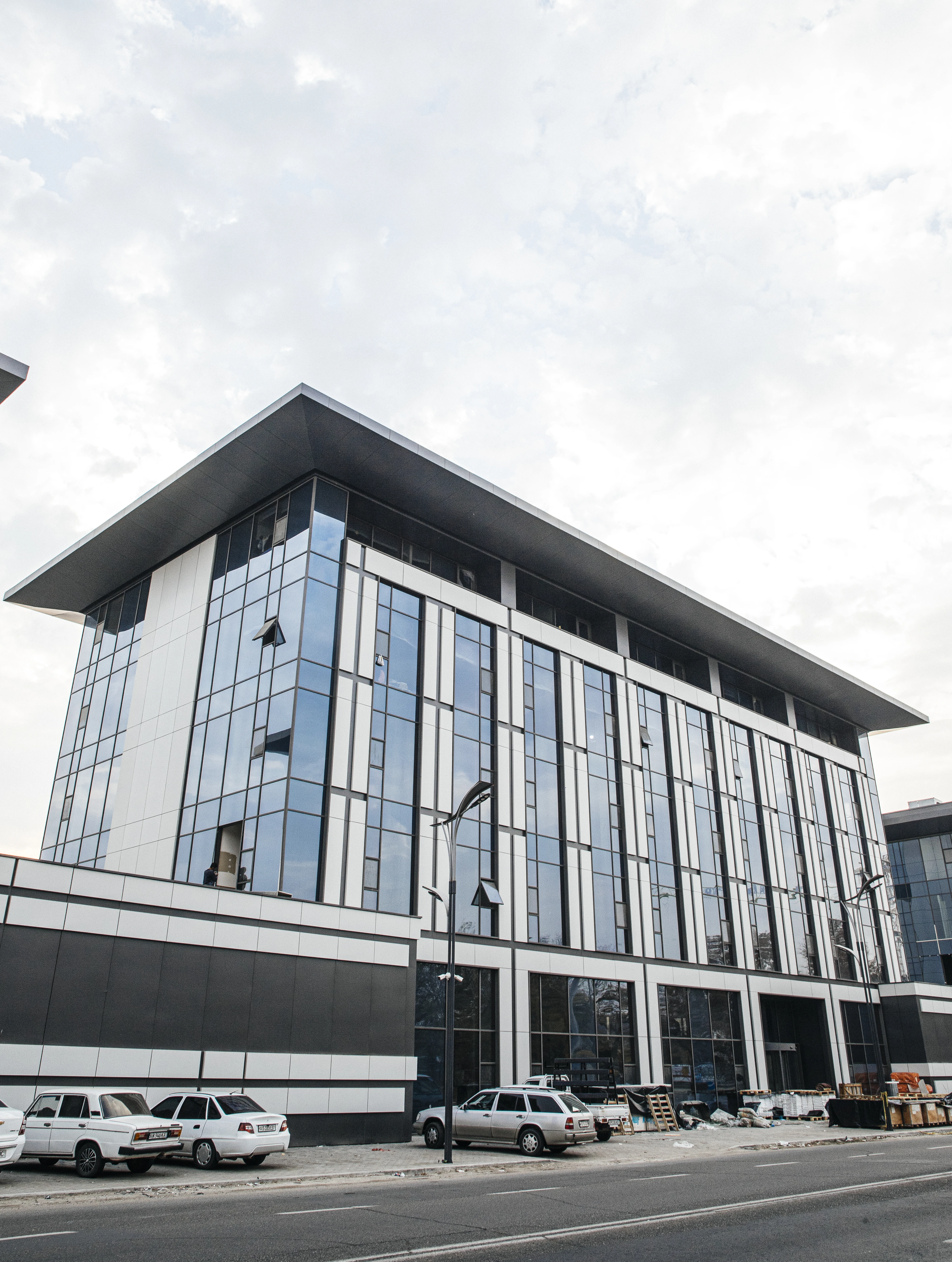 Бизнес-центр, г.Ташкент, ул.Сеулмун